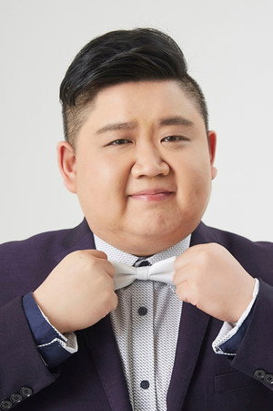 Yiqian Zhang